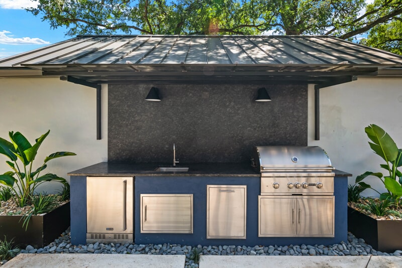 Outdoor kitchen